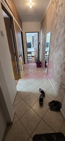 Apartament cu 2 camere, et 1 in Campina