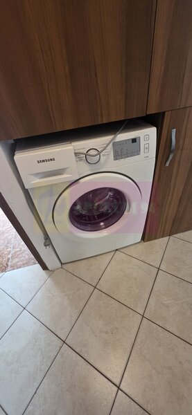 Apartament cu 2 camere, et 1 in Campina